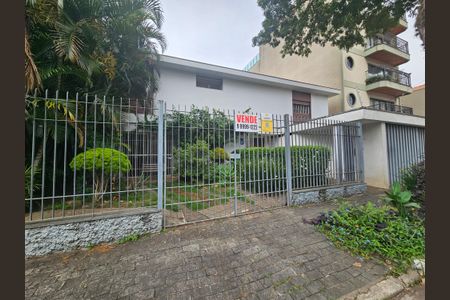 Casa para alugar com 160m², 4 quartos e 3 vagasFachada
