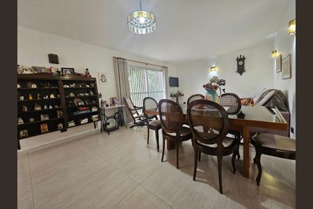 Casa para alugar com 160m², 4 quartos e 3 vagasSala