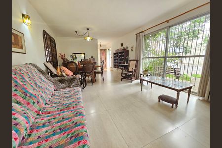 Casa para alugar com 160m², 4 quartos e 3 vagasSala