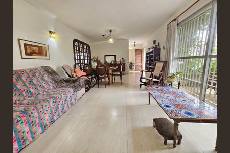 Casa para alugar com 160m², 4 quartos e 3 vagasSala