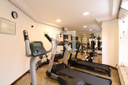 Apartamento à venda com 136m², 3 quartos e 2 vagas Apartamento à venda com 136m², 3 quartos e 2 vagasÁrea comum - Academia