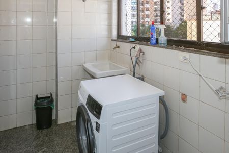Apartamento à venda com 136m², 3 quartos e 2 vagas Apartamento à venda com 136m², 3 quartos e 2 vagasÁrea de Serviço