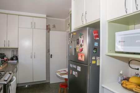 Apartamento à venda com 136m², 3 quartos e 2 vagas Apartamento à venda com 136m², 3 quartos e 2 vagasCozinha