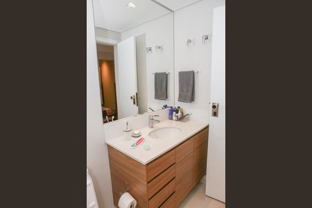 Apartamento à venda com 136m², 3 quartos e 2 vagas Apartamento à venda com 136m², 3 quartos e 2 vagasBanheiro da Suíte 1