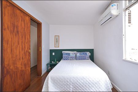 Suíte de apartamento para alugar com 1 quarto, 57m² em Funcionários, Belo Horizonte