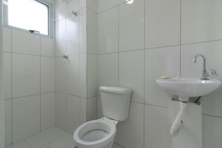 Banheiro de apartamento para alugar com 1 quarto, 27m² em Tremembé, São Paulo