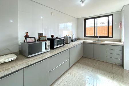 Apartamento à venda com 107m², 3 quartos e 2 vagasCozinha