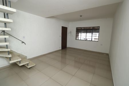 Casa para alugar com 125m², 2 quartos e 2 vagasSala