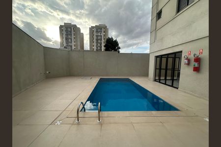 Apartamento para alugar com 60m², 2 quartos e 2 vagasÁrea comum - Piscina