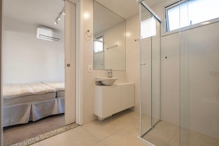 Studio para alugar com 29m², 1 quarto e sem vaga Studio para alugar com 29m², 1 quarto e sem vagaBanheiro social