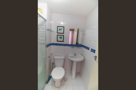 Apartamento à venda com 76m², 2 quartos e 1 vagaBanheiro Social