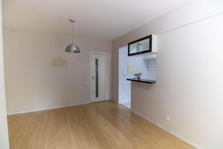 Apartamento à venda com 76m², 2 quartos e 1 vagaSala