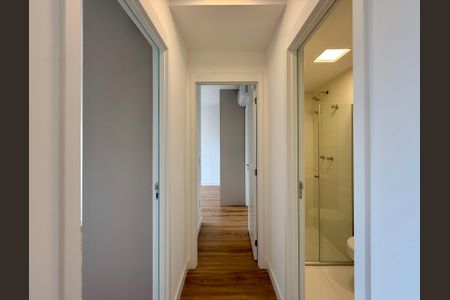 Apartamento à venda com 66m², 2 quartos e 1 vagaCorredor Quartos 
