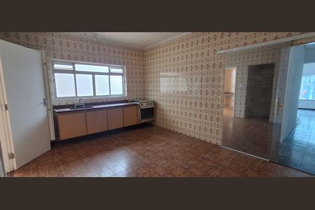 Casa à venda com 171m², 3 quartos e 3 vagasCozinha 