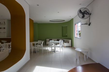 Apartamento para alugar com 85m², 2 quartos e 2 vagasÁrea comum - Salão de festas