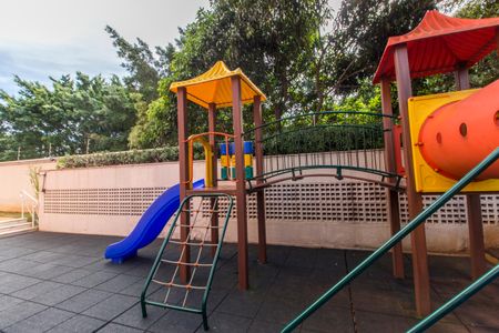 Apartamento para alugar com 85m², 2 quartos e 2 vagasÁrea comum - Playground