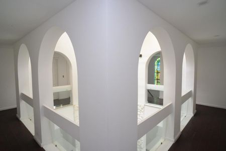 Casa de condomínio para alugar com 1425m², 4 quartos e 1 vaga Casa de condomínio para alugar com 1425m², 4 quartos e 1 vagaCorredor