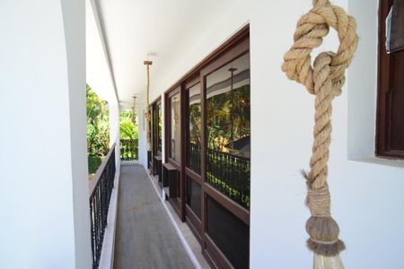 Casa de condomínio para alugar com 1425m², 4 quartos e 1 vaga Casa de condomínio para alugar com 1425m², 4 quartos e 1 vagaVaranda Suíte 1