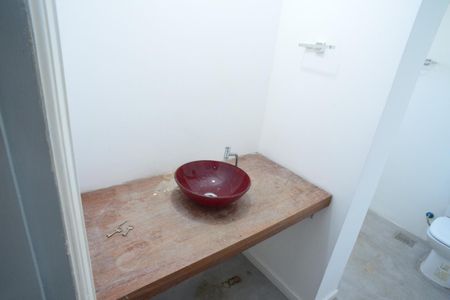 Casa de condomínio para alugar com 1425m², 4 quartos e 1 vaga Casa de condomínio para alugar com 1425m², 4 quartos e 1 vagaBanheiro Suíte 3