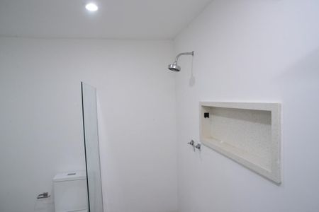 Casa de condomínio para alugar com 1425m², 4 quartos e 1 vaga Casa de condomínio para alugar com 1425m², 4 quartos e 1 vagaBanheiro Suíte Principal