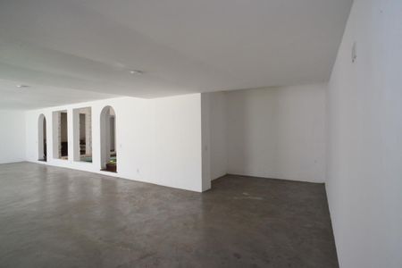 Casa de condomínio para alugar com 1425m², 4 quartos e 1 vaga Casa de condomínio para alugar com 1425m², 4 quartos e 1 vagaSala