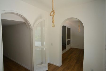 Casa de condomínio para alugar com 1425m², 4 quartos e 1 vaga Casa de condomínio para alugar com 1425m², 4 quartos e 1 vagaEspaço Suíte 3