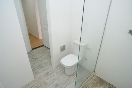 Casa de condomínio para alugar com 1425m², 4 quartos e 1 vaga Casa de condomínio para alugar com 1425m², 4 quartos e 1 vagaBanheiro Suíte 1