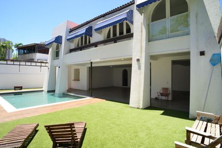 Casa de condomínio para alugar com 1425m², 4 quartos e 1 vaga Casa de condomínio para alugar com 1425m², 4 quartos e 1 vagaÁrea Externa - Piscina