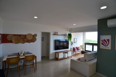 Sala de apartamento para alugar com 1 quarto, 67m² em Barra da Tijuca, Rio de Janeiro