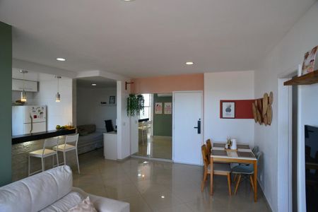 Sala de apartamento para alugar com 1 quarto, 67m² em Barra da Tijuca, Rio de Janeiro