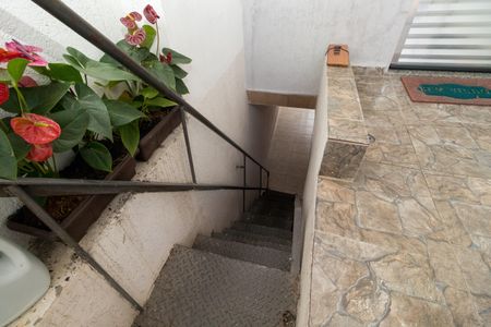 Casa à venda com 125m², 5 quartos e 1 vagaEscada acesso Casas 2 e 3