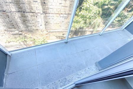 Varanda Sala - Cozinha de apartamento para alugar com 2 quartos, 42m² em Itaquera, São Paulo