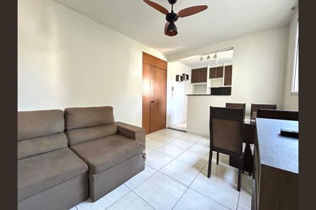 Sala  de apartamento para alugar com 2 quartos, 48m² em Roçado, São José