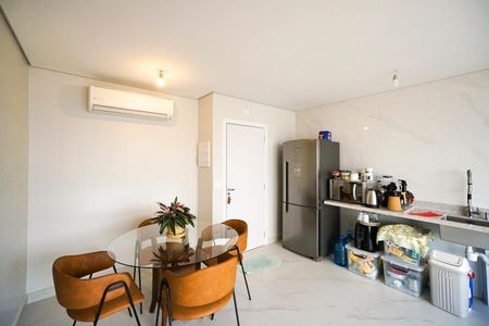 Apartamento à venda com 55m², 2 quartos e 1 vagaSala e cozinha