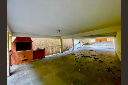 Casa à venda com 300m², 5 quartos e 4 vagasChurrasqueira