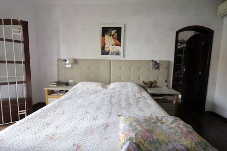 Casa à venda com 300m², 4 quartos e 4 vagasQuarto Suíte