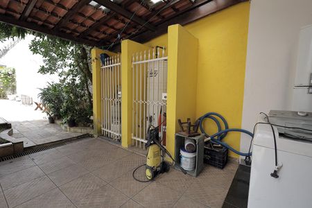 Casa à venda com 300m², 4 quartos e 4 vagasÁrea de Serviço