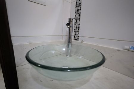 Casa à venda com 300m², 4 quartos e 4 vagasBanheiro