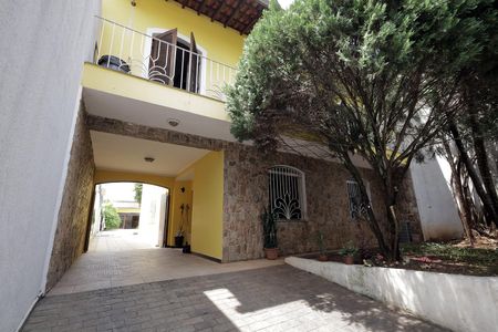 Casa à venda com 300m², 4 quartos e 4 vagasGaragem