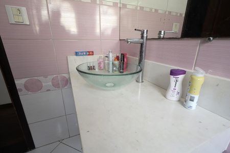 Casa à venda com 300m², 4 quartos e 4 vagasBanheiro