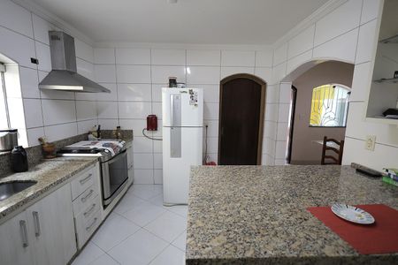 Casa à venda com 300m², 4 quartos e 4 vagasCozinha