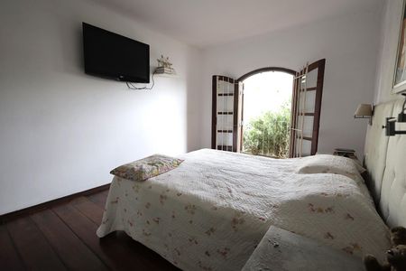 Casa à venda com 300m², 4 quartos e 4 vagasQuarto Suíte