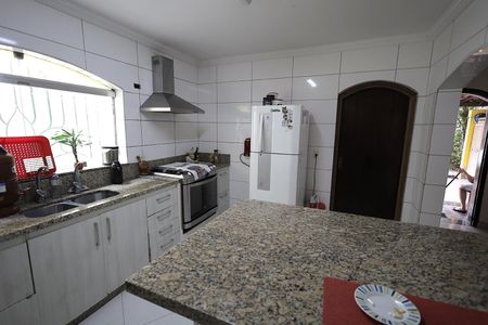Casa à venda com 300m², 4 quartos e 4 vagasCozinha