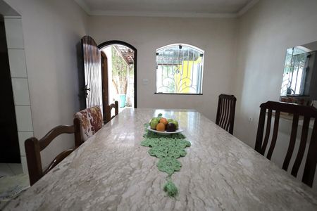 Casa à venda com 300m², 4 quartos e 4 vagasSala de Jantar