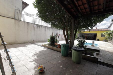 Casa à venda com 300m², 4 quartos e 4 vagasQuintal e Piscina