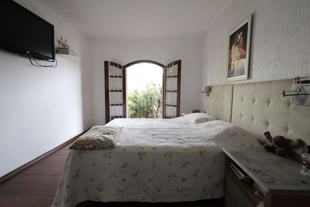 Casa à venda com 300m², 4 quartos e 4 vagasQuarto Suíte