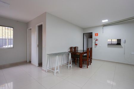 Apartamento para alugar com 45m², 2 quartos e 1 vagaÁrea comum - Salão de festas