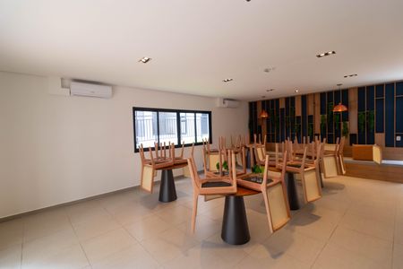 Apartamento para alugar com 47m², 2 quartos e 1 vagaÁrea comum - Salão de festas