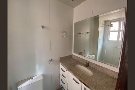 Banheiro de apartamento à venda com 3 quartos, 75m² em Pampulha, Belo Horizonte