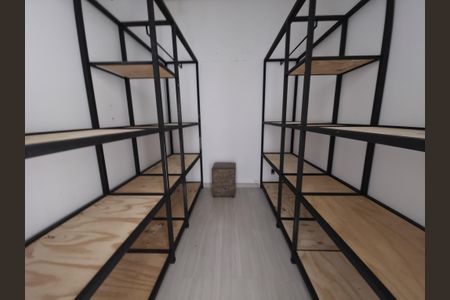 Casa de condomínio para alugar com 250m², 4 quartos e 3 vagasClosed 